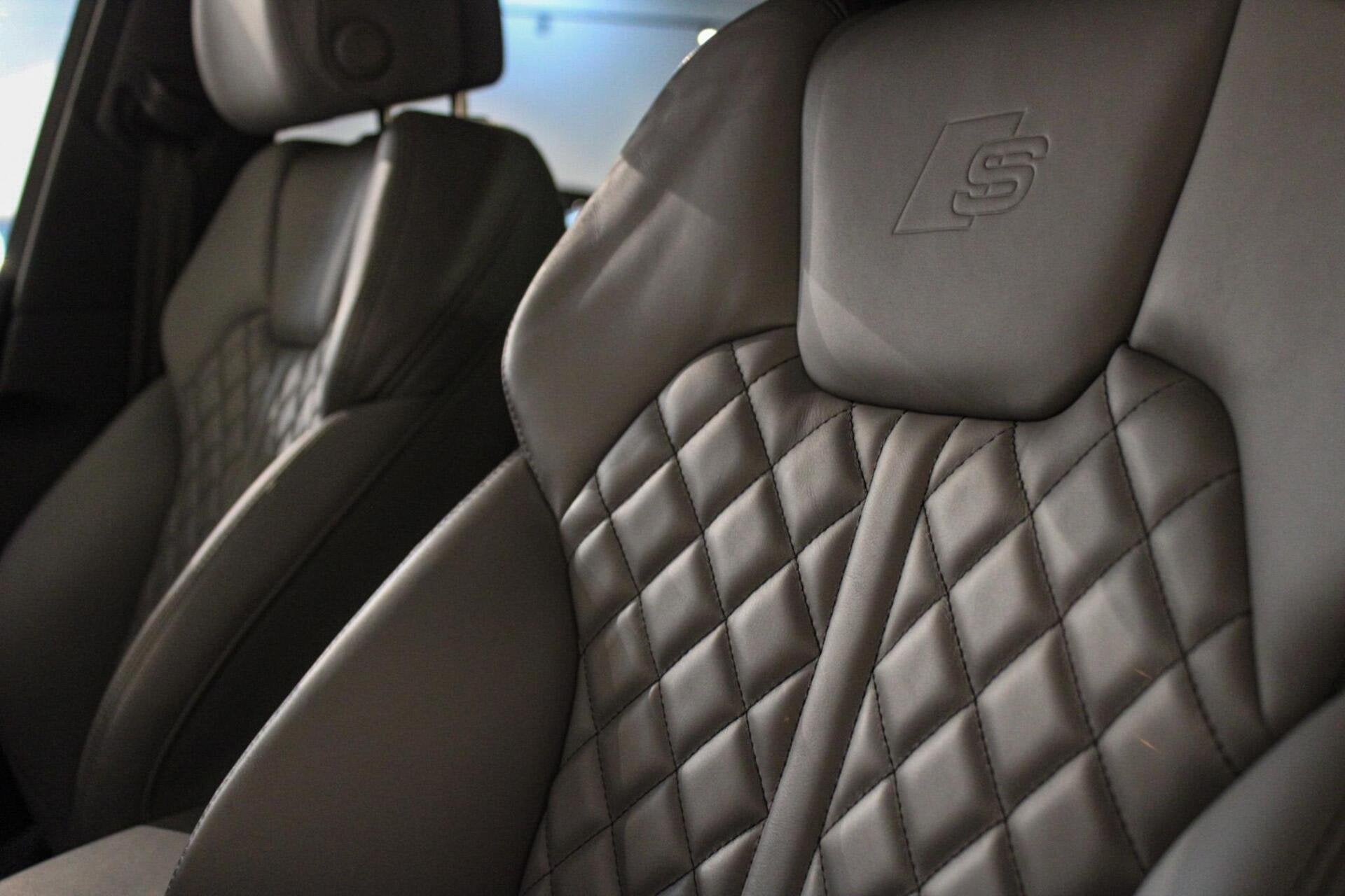 Audi Q5 55 TFSI e S edition Competition LUCHTV | B&O | PANO, Auto's, Automaat, Gebruikt, 4 cilinders, Blauw