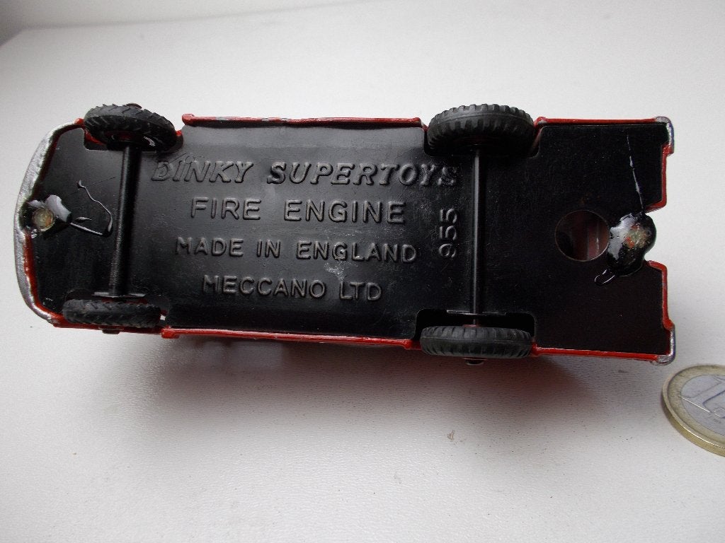 1961 Dinky SuperToys 955 FIRE ENGINE (Gerestaureerd.), Ophalen of Verzenden, Gebruikt, Bus of Vrachtwagen, Dinky Toys