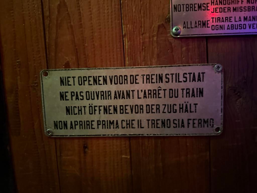 Set van 4 Vintage Trein Borden - Authentiek Spoorweg Decor, Verzamelen, Spoorwegen en Tramwegen, Ophalen of Verzenden, Gebruikt