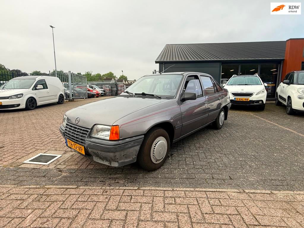 Opel Kadett 1.8S LS Automaat Apk 4-2027*Start en rijdt goed!, Gebruikt, 4 cilinders, Kadett, 1796 cc
