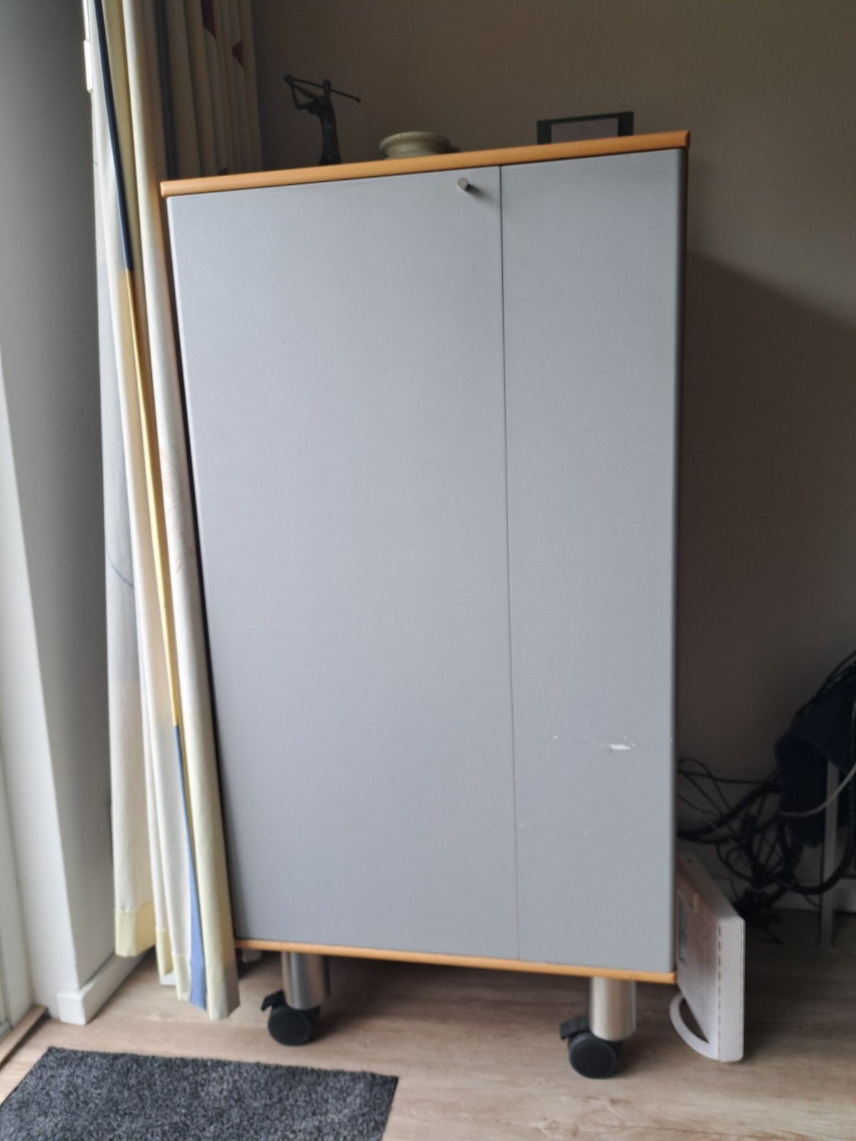 Computerkast op wielen - Zonder inhoud, Gebruikt, 120 tot 170 cm, Modern, Minder dan 70 cm