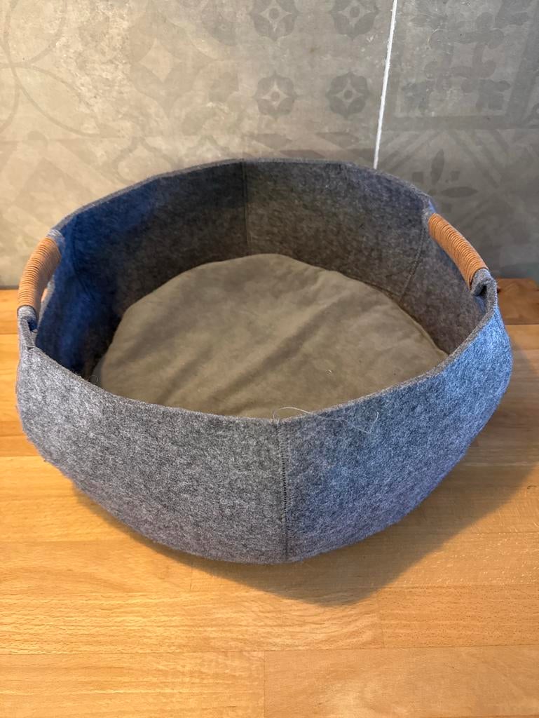 Leuke grijze kattenmand, Ophalen of Verzenden, Zo goed als nieuw, Vilt