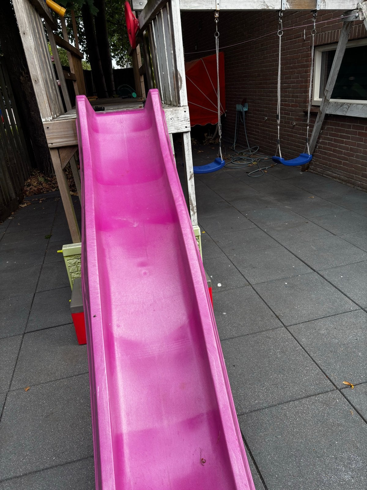 Speeltoestel met 2 schommels en glijbaan gratis af te halen, Ophalen, Gebruikt, Glijbaan