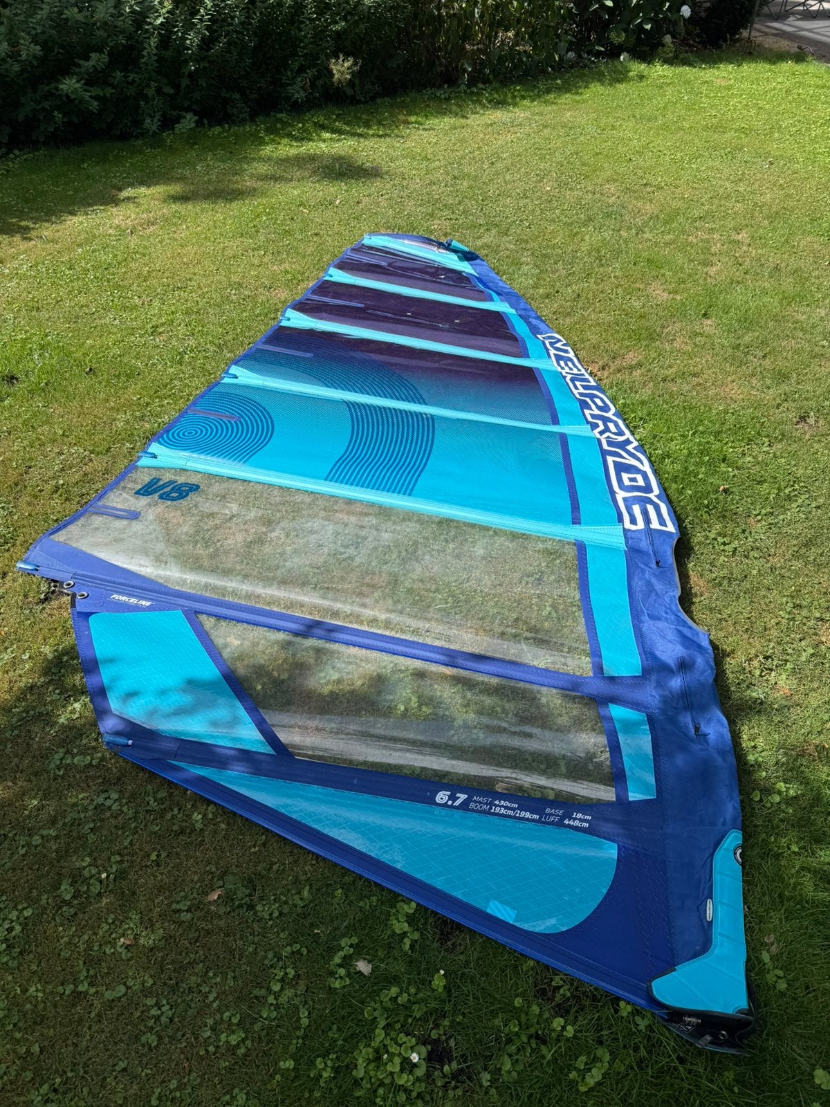 Neilpryde V8 | 6.7m | 2021 | Topstaat | Zeil, Watersport en Boten, Windsurfen, Ophalen, Gebruikt, 6.5 m² tot 8 m², Neilpryde
