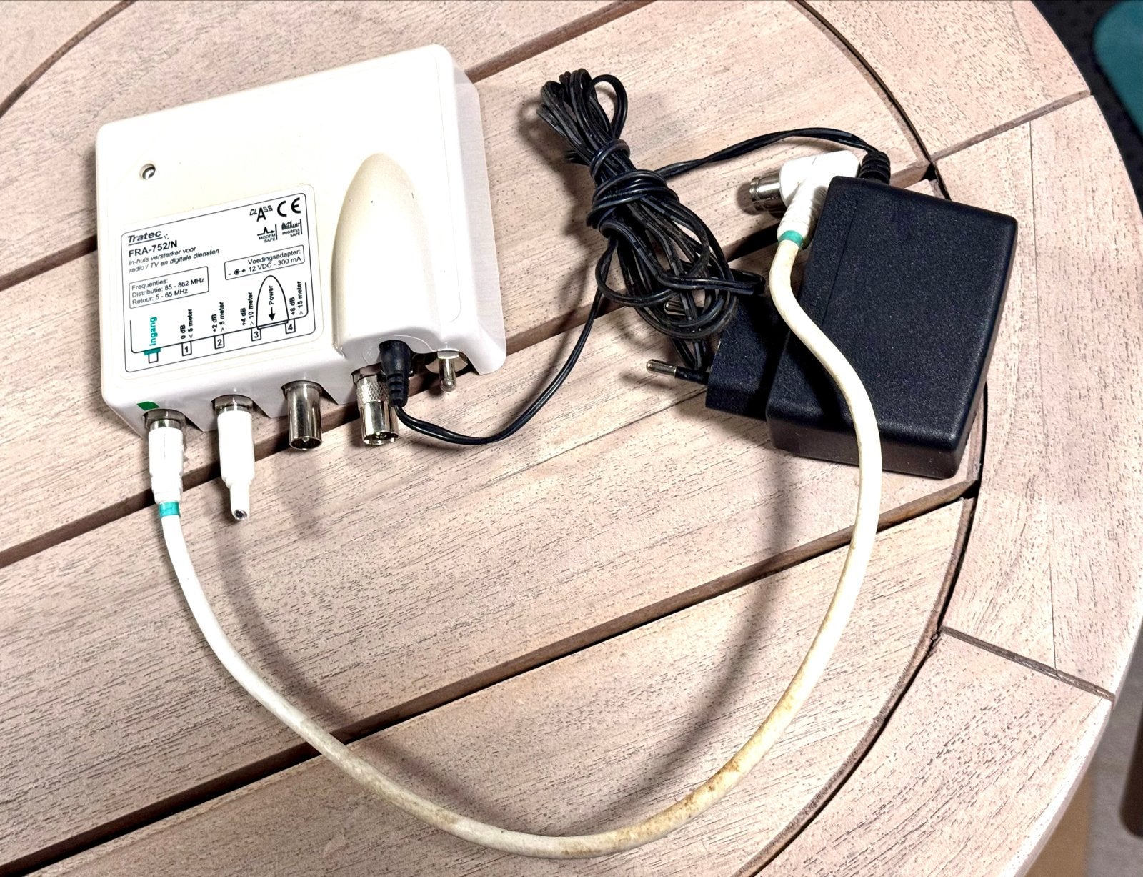 Tratec FRA-752/N Antenne Versterker met Voeding, Ophalen of Verzenden, Gebruikt, Toebehoren