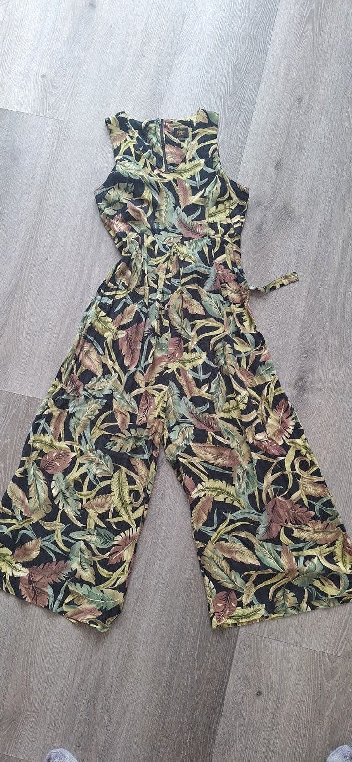 Zomerse jumpsuit met bladprint, Maat 38/40 (M), Meerkleurig, Ophalen of Verzenden, Onbekend