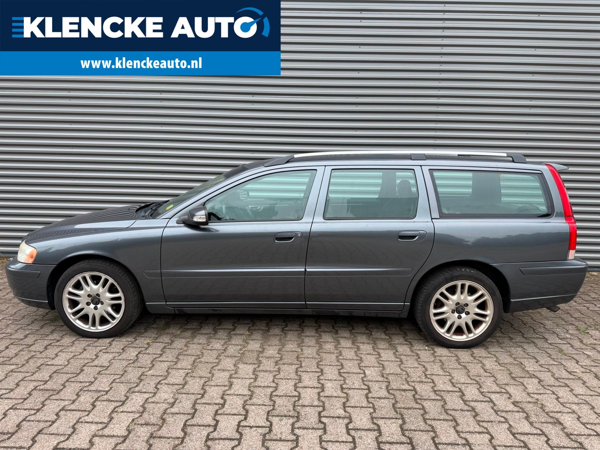 Volvo V70 2.4 Edition Sport Bi-Xenon 170PK 5-cilinder Leer C, Auto's, Volvo, Voorwielaandrijving, Grijs, 170 pk, Euro 4