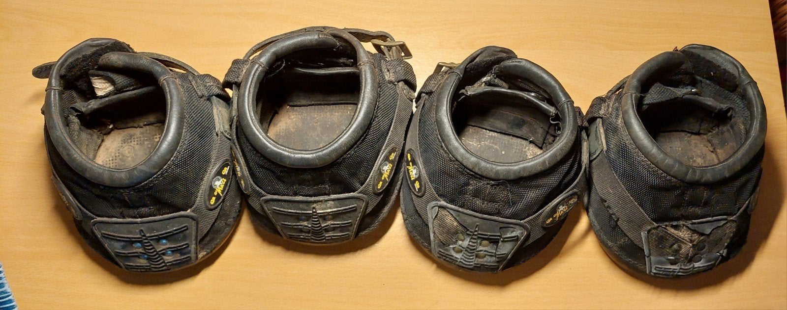 4 Hoefschoenen, zwart, maat 2, Ophalen of Verzenden, Gebruikt, Recreatie