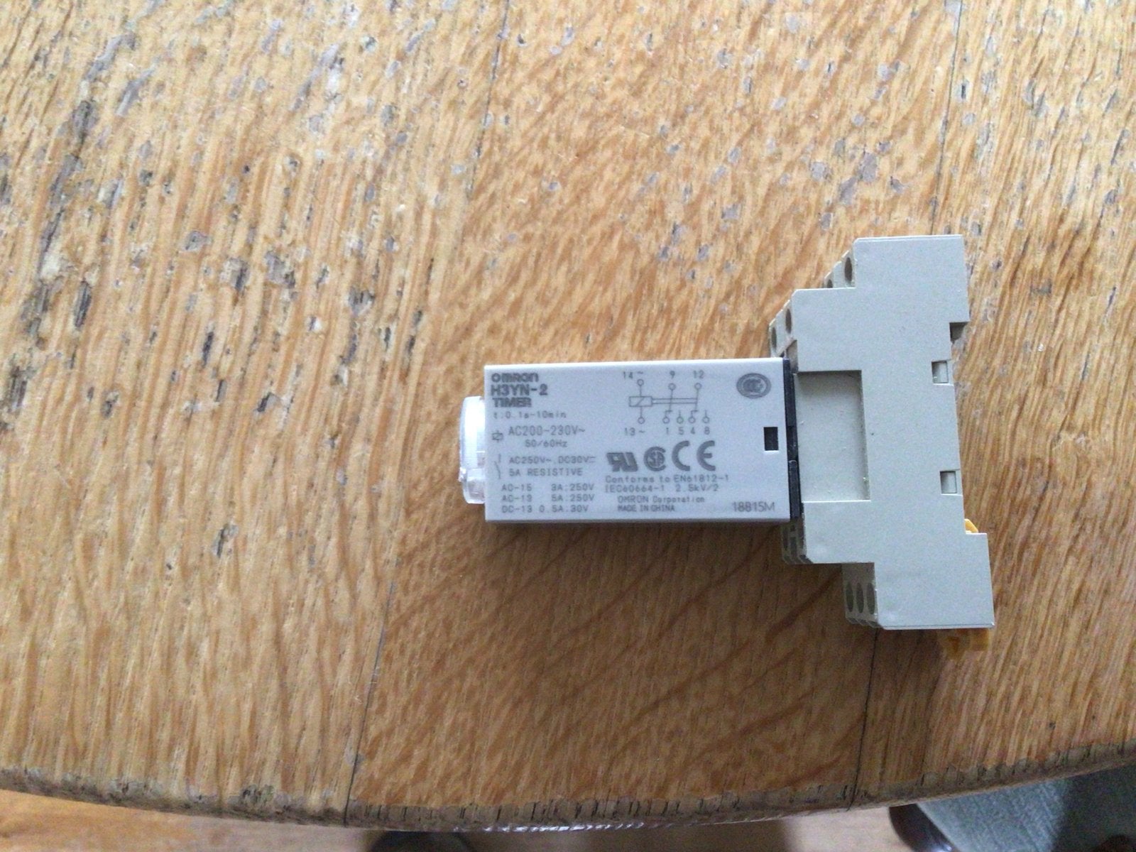 Omron H3YN-2 Tijdrelais 230V AC, 2x NO/NC, Nieuw, Ophalen of Verzenden, Nieuw, Overige merken, Relais