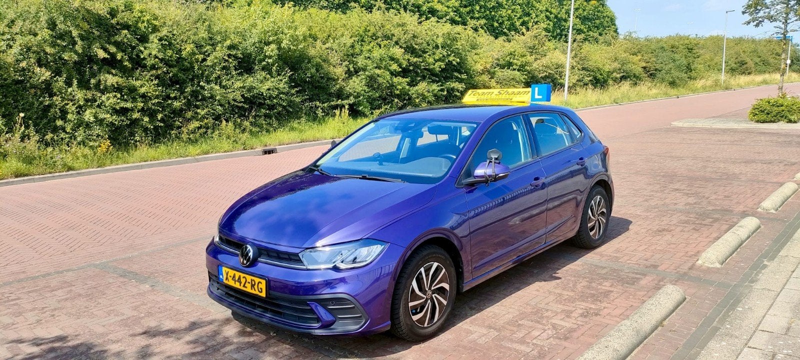 Autorijschool Teamshaam-Gratis Proefles bij Pakket, Auto