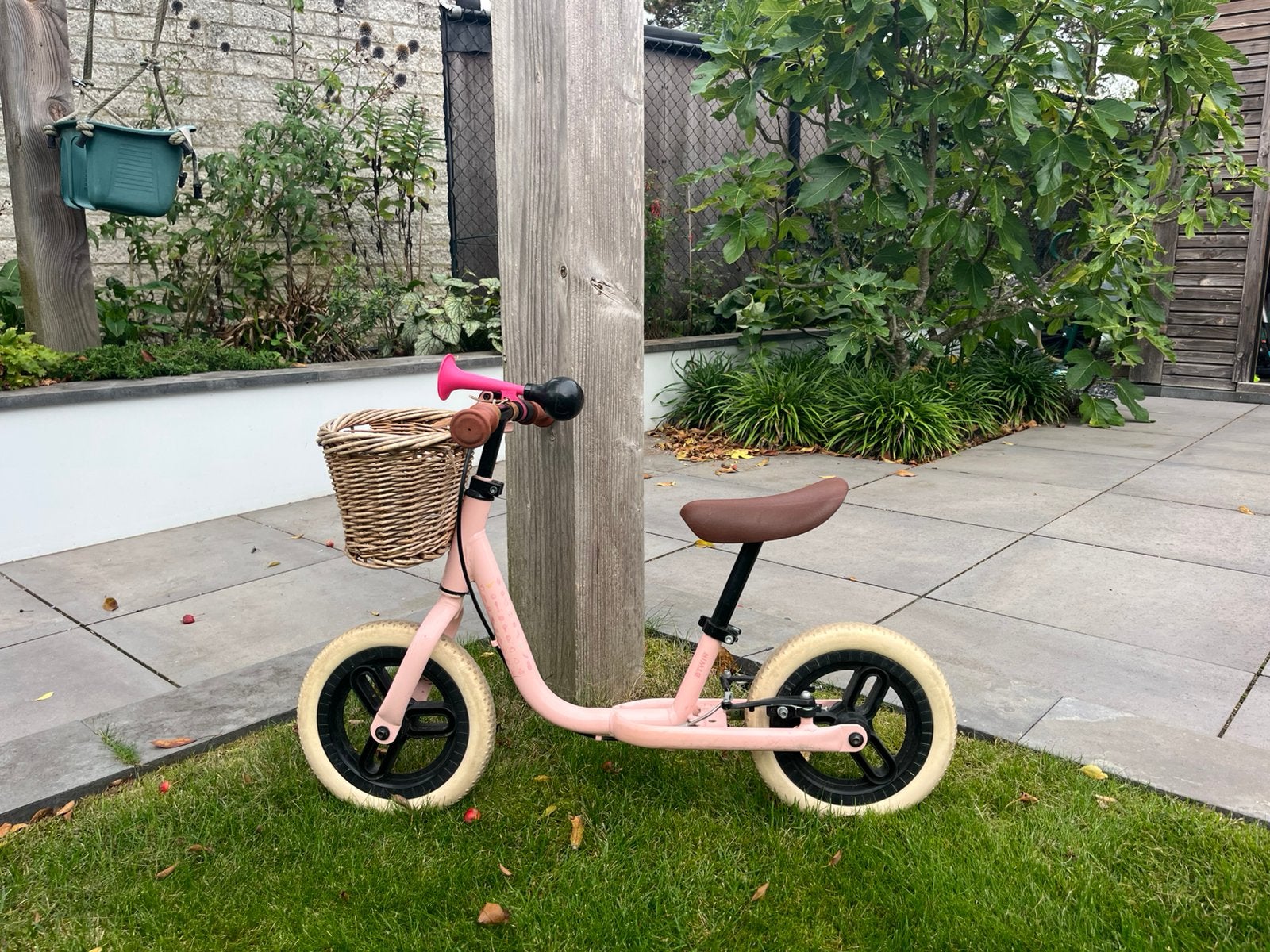 Loopfiet met mandje, Ophalen, Zo goed als nieuw, Loopfiets
