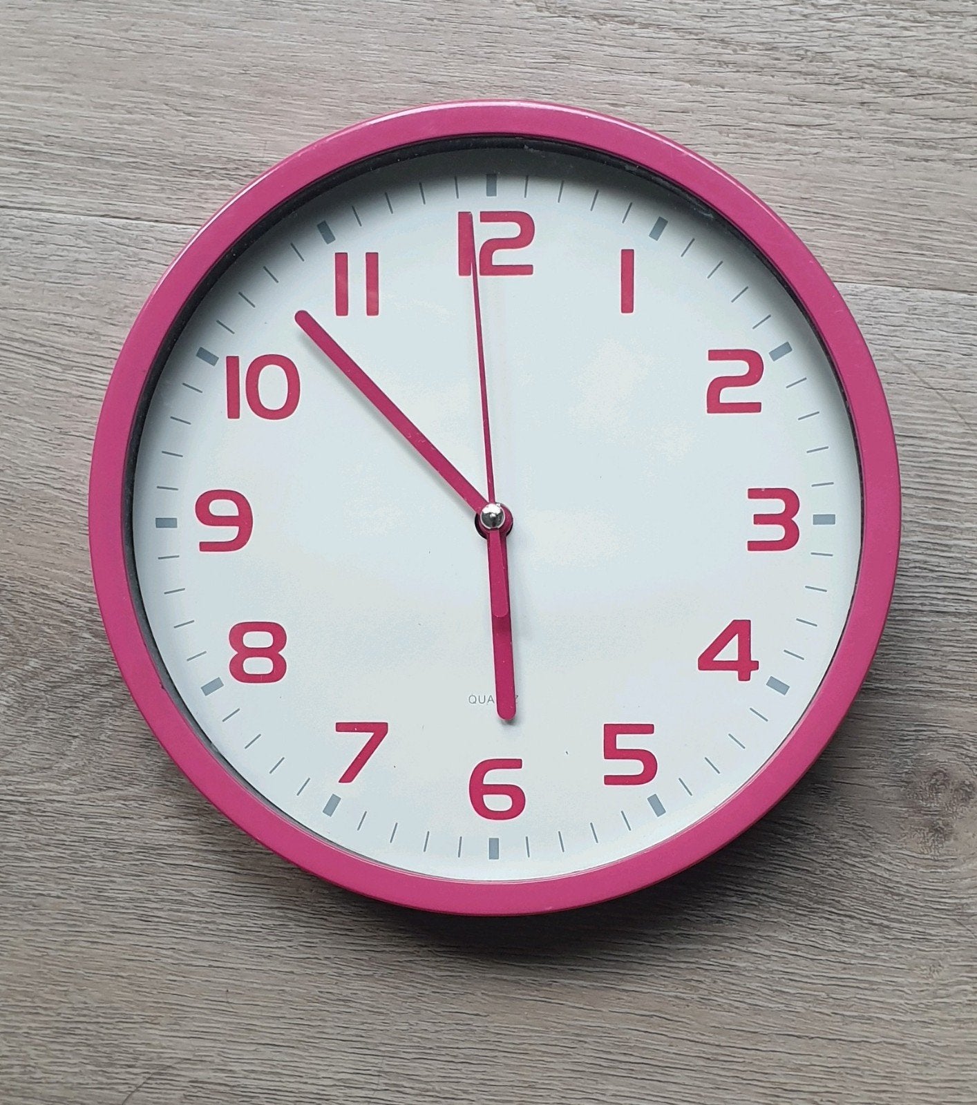 roze wandklok, Ophalen, Zo goed als nieuw, Klok