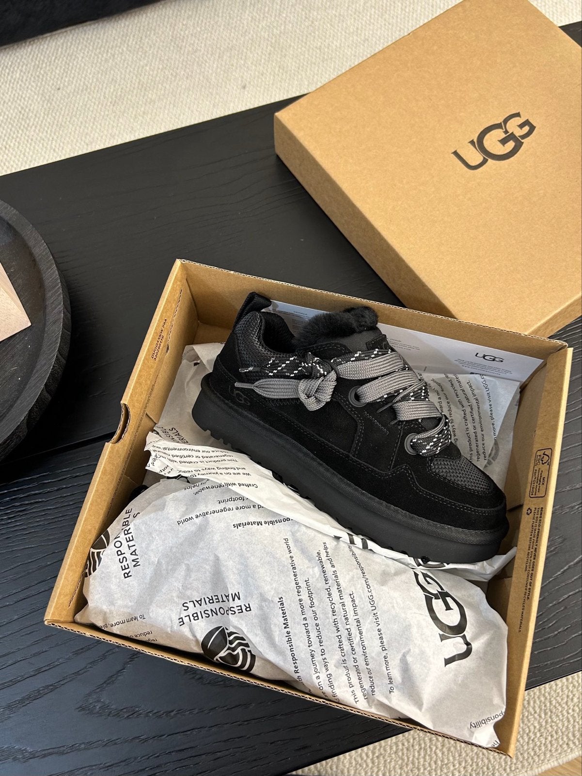 UGG Laarzen Zwart - Nieuw in doos, Verzenden, Nieuw, Zwart, Lage of Enkellaarzen