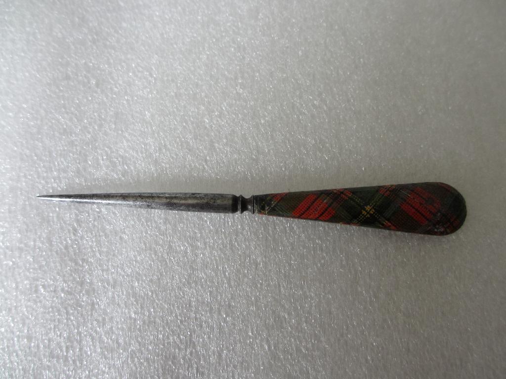 Oude Tartanware Handwerkpriem, Antiek en Kunst, Curiosa en Brocante, Ophalen of Verzenden