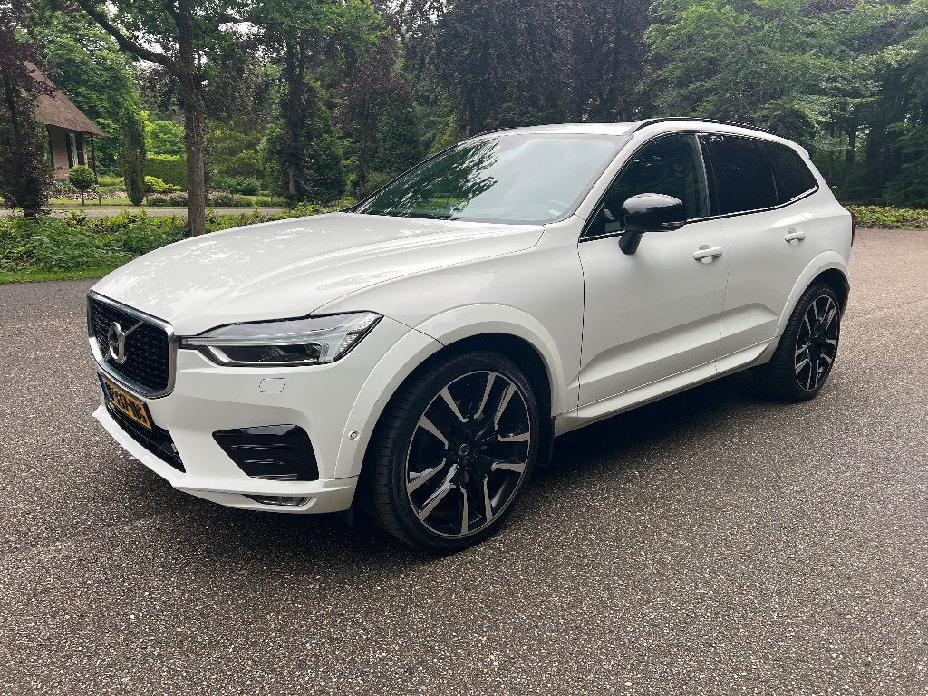 Volvo XC60 B5 AWD 236pk R-Design Full Options Massage ACC, Auto's, Automaat, 4 cilinders, 1969 cc, Wit