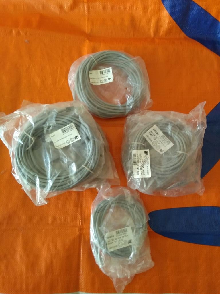 Cat 5E ethernet kabels [NIEUW], Computers en Software, Pc- en Netwerkkabels, Ophalen of Verzenden, Nieuw