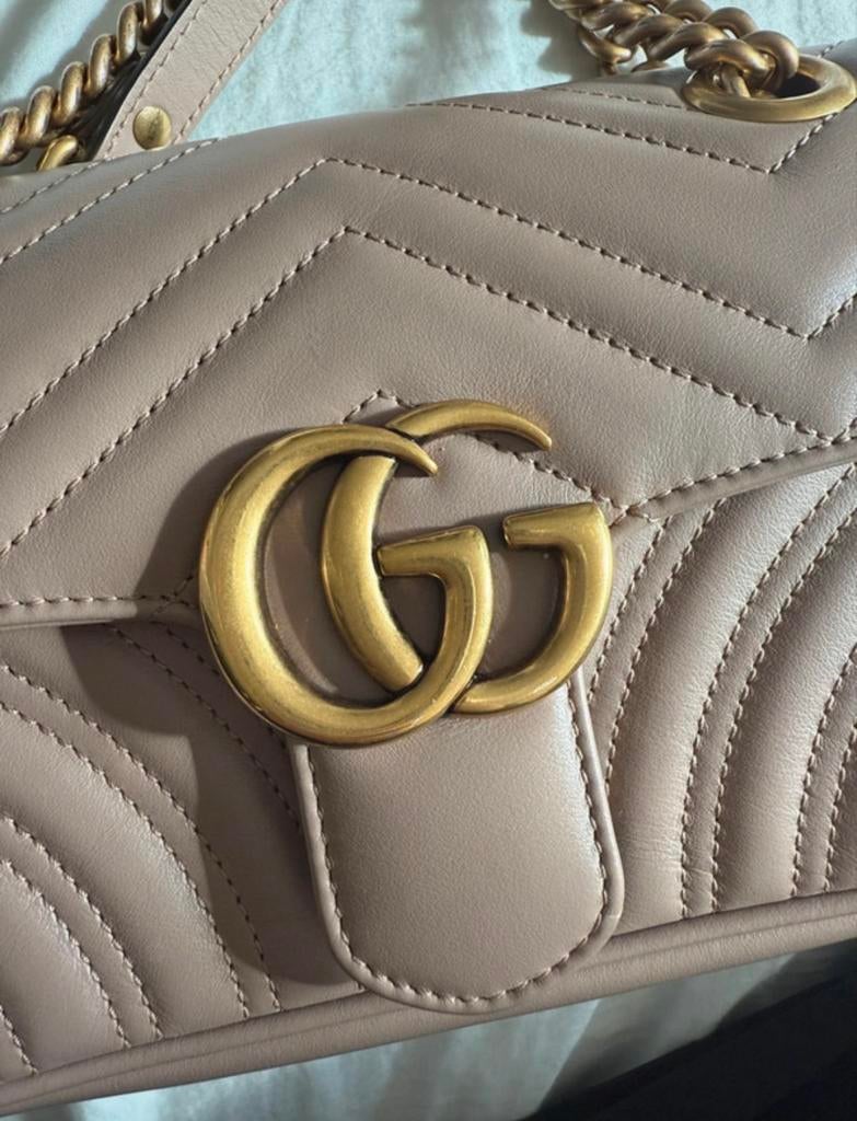 Gucci Marmont Schoudertas - Zo goed als nieuw, Sieraden, Tassen en Uiterlijk, Tassen | Damestassen, Zo goed als nieuw, Schoudertasje