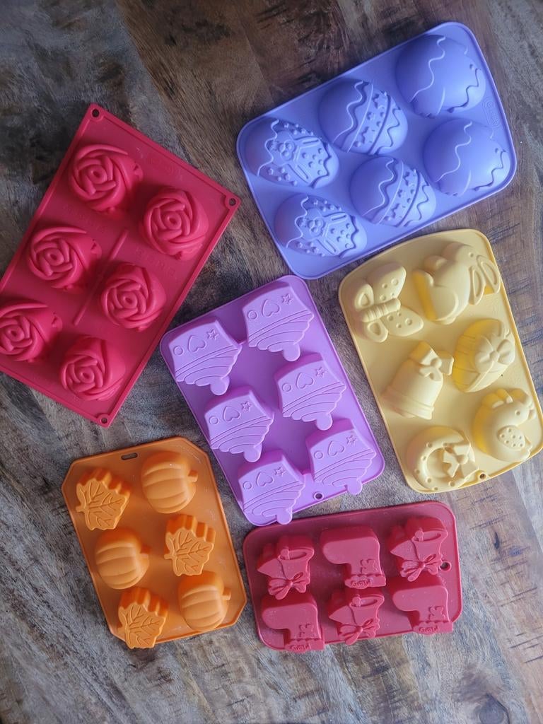 6x siliconen mallen voor cakejes, zeepjes of gips, Ophalen of Verzenden, Zo goed als nieuw, Taarten of Cupcakes, Bakvorm