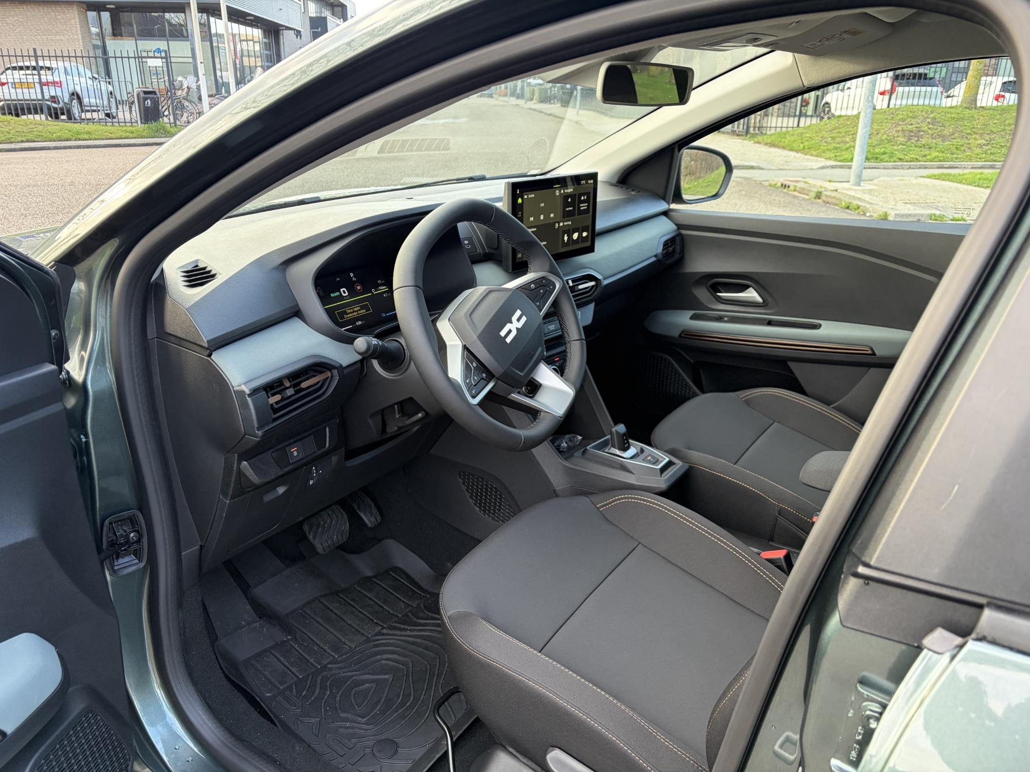 Dacia Jogger 1.8 hybrid 155 limited edition 7p. APPLE CARPLA, 7 stoelen, Origineel Nederlands, Bedrijf, Hybride Elektrisch/Benzine