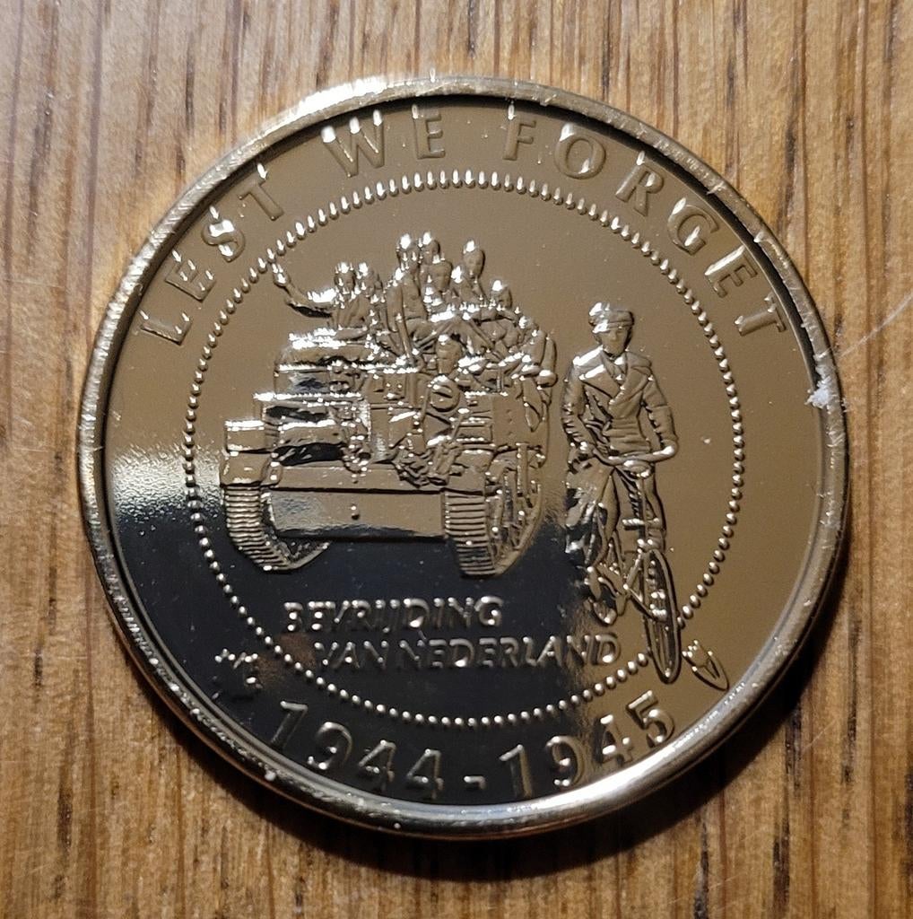 Herdenkingsmunt 75 Jaar Vrijheid 1944-1945, Postzegels en Munten, Munten | Nederland, Ophalen of Verzenden, Overige waardes, Losse munt
