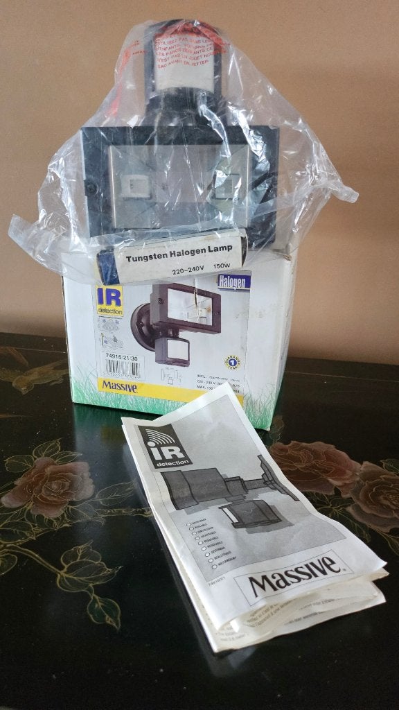 NIEUW! * HALOGEEN VERSTRALER  * IR BEWEGINGSMELDER, Nieuw, Ophalen of Verzenden, Netvoeding, Spots