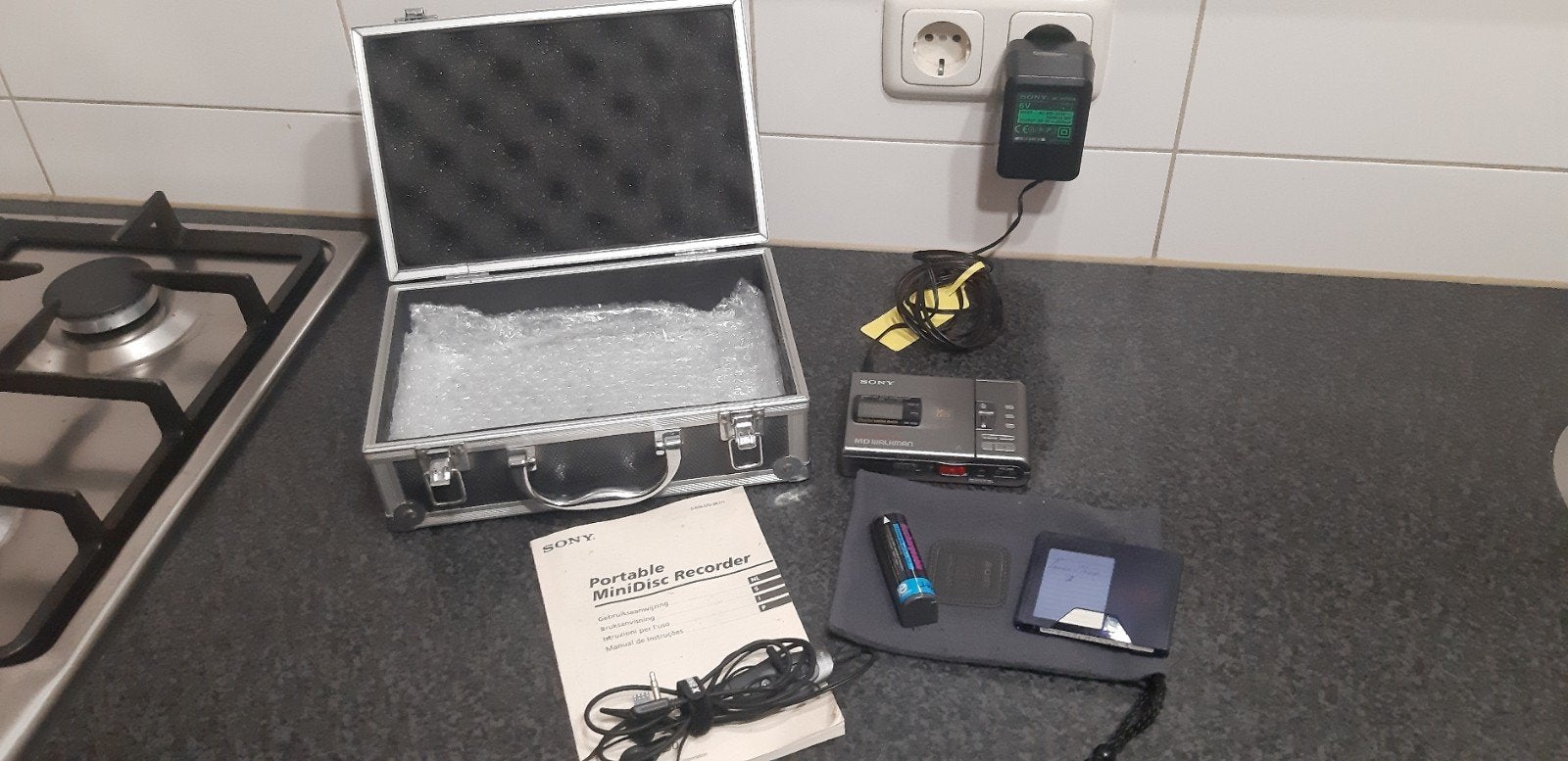 Sony Portable MiniDisc Recorder MZ-R30 met accessoires, Ophalen of Verzenden, Minidisc-recorder