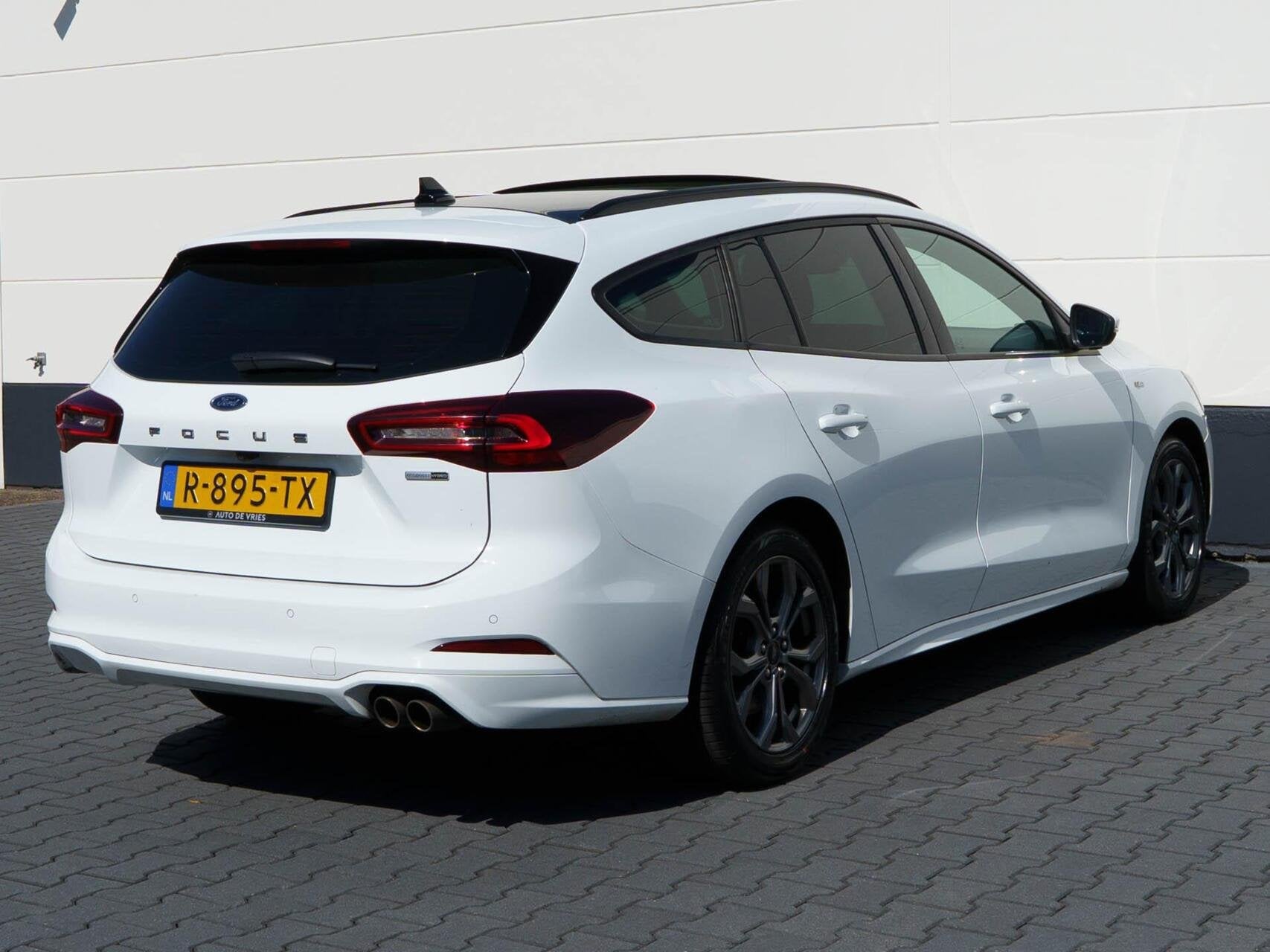 Ford Focus Wagon 1.0 EcoBoost Hybrid 125pk ST Line | Panoram, Gebruikt, Wit, Origineel Nederlands, Handgeschakeld