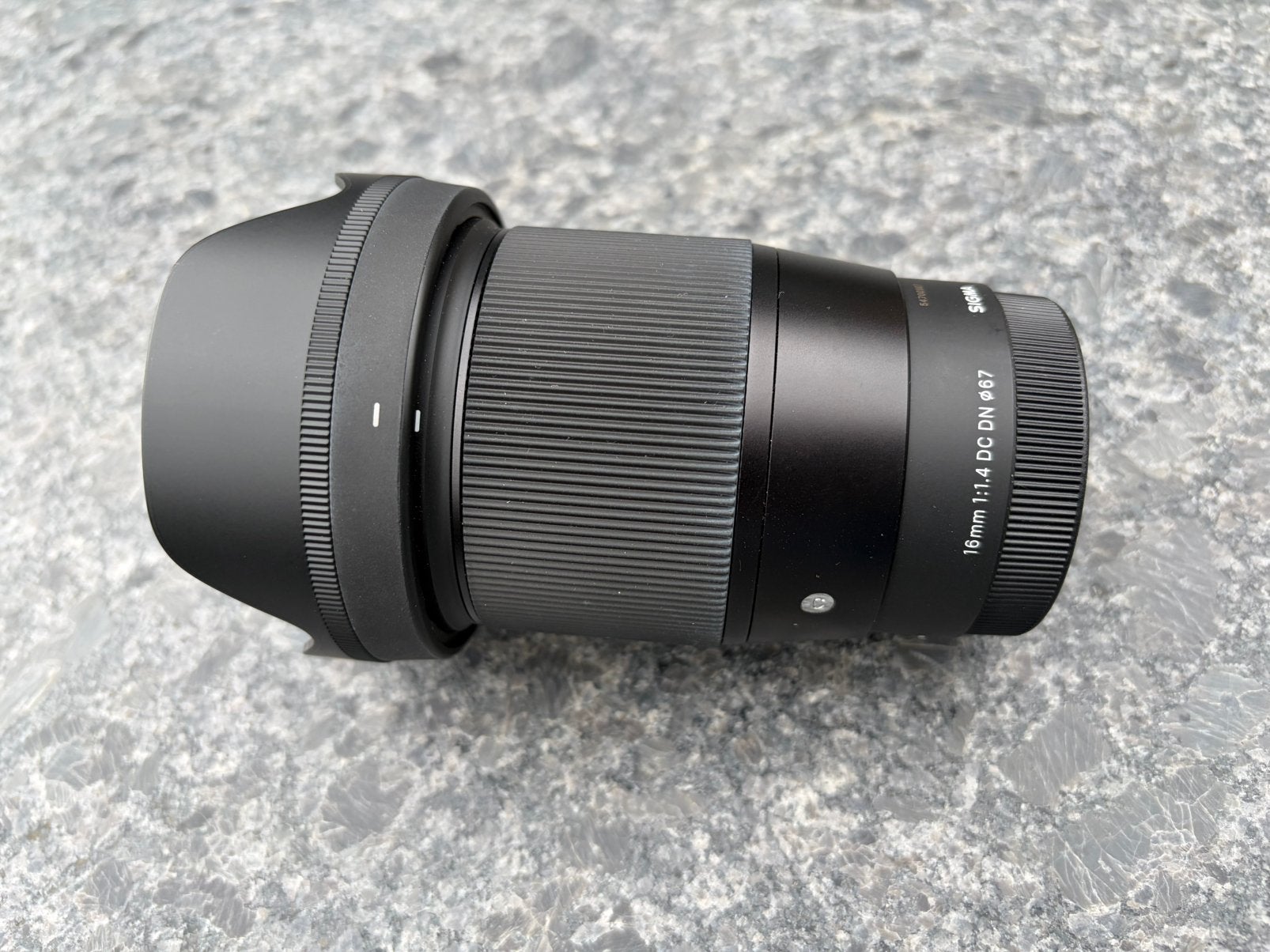 Sigma 16mm f/1.4 DC DN Contemporary E Mount Lens, Sony E-mount, Sigma, Zo goed als nieuw, Handmatige focus