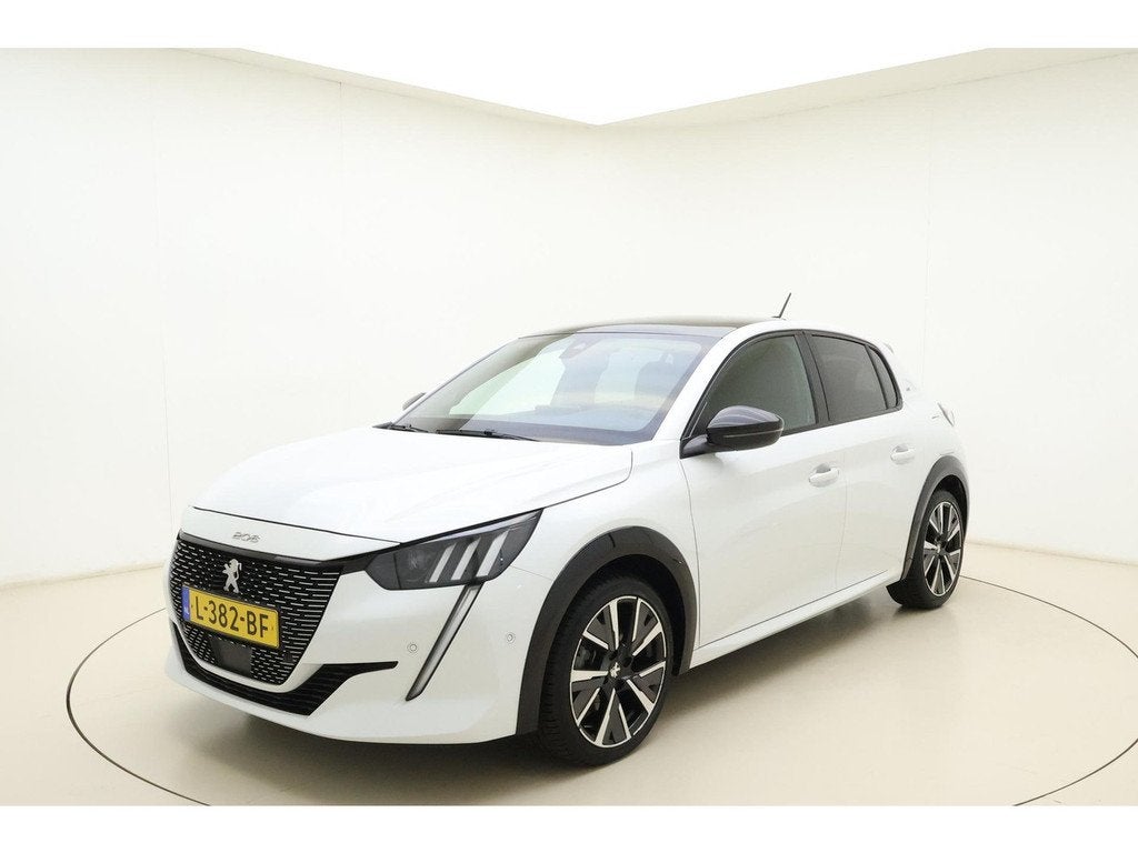 Peugeot 208 1.2 PureTech GT | Afneembare Trekhaak | Achterui, 101 pk, Gebruikt, 1199 cc, Bedrijf