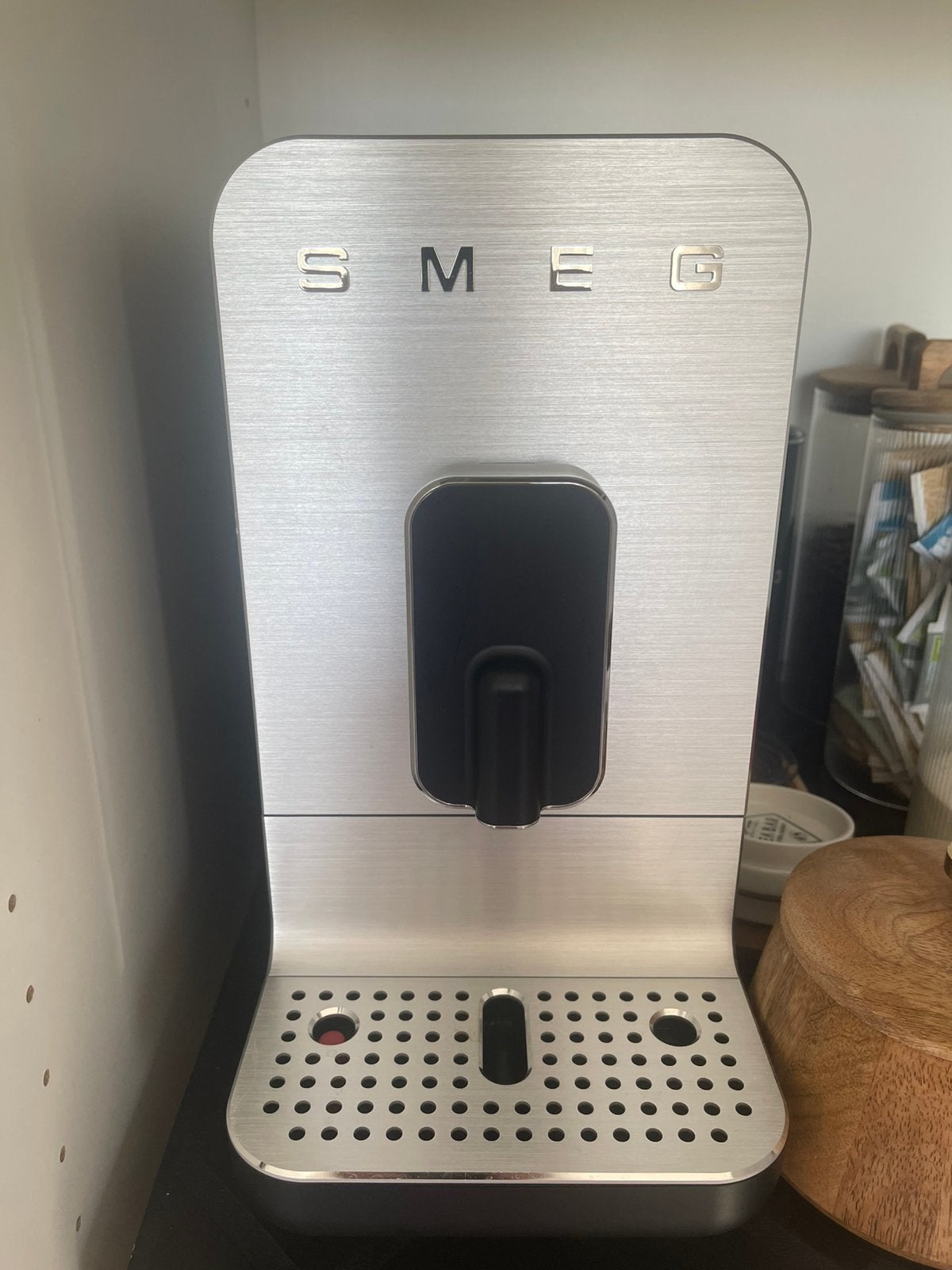 Koffiemachine smeg, Witgoed en Apparatuur, Koffiezetapparaten, 10 kopjes of meer, Koffiemachine, Zo goed als nieuw, Koffiebonen