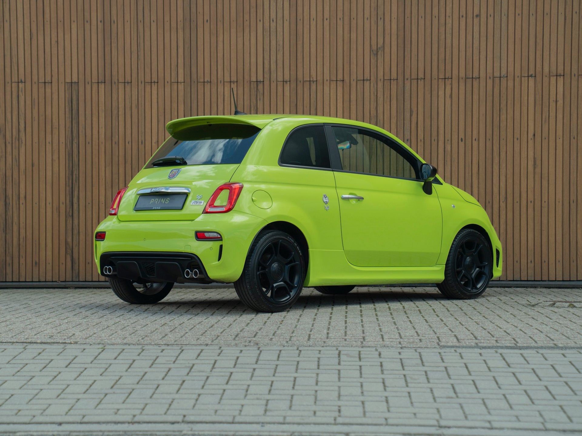 Abarth 595 Turismo 70th Anniversary (bj 2020), Auto's, Voorwielaandrijving, Dealer onderhouden, 15 km/l, Gebruikt