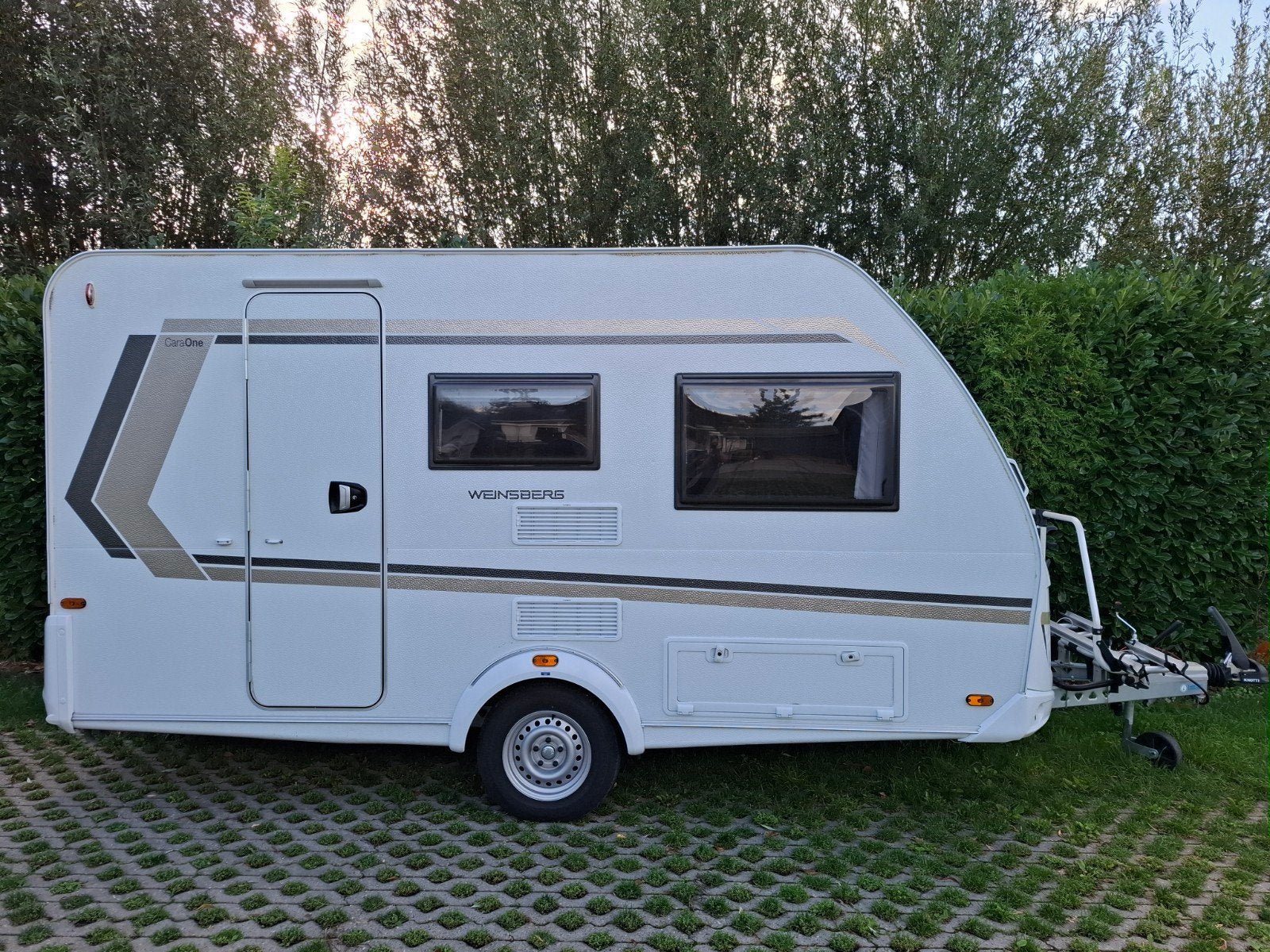 Weinsberg CaraOne 400 LK 2024- Compacte caravan met voortent, Caravans en Kamperen, Overige merken, Ringverwarming, Bedrijf, Omvormbare zithoek