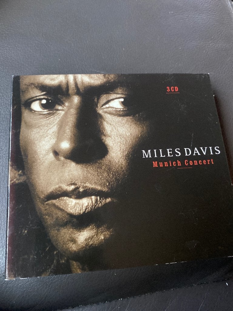 Miles Davis - Munich Concert (3 CD Boxset), Bonusmateriaal, Boxset, Ophalen of Verzenden, Zo goed als nieuw