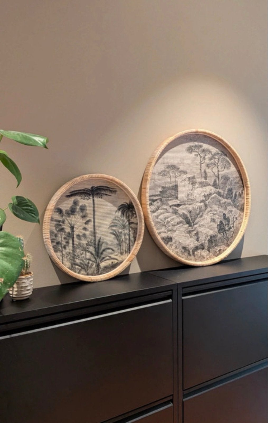 Wanddecoratie set: 2 ronde wandcirkels met jungleprint, Meerkleurig, Ophalen of Verzenden, Zo goed als nieuw, Natuurlijk materiaal