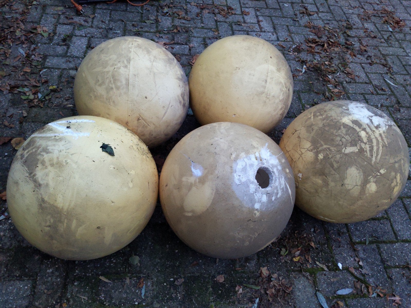 6 piepschuim bollen van 50 cm doorsnee., Ophalen, Gebruikt, Kunststof, Geel