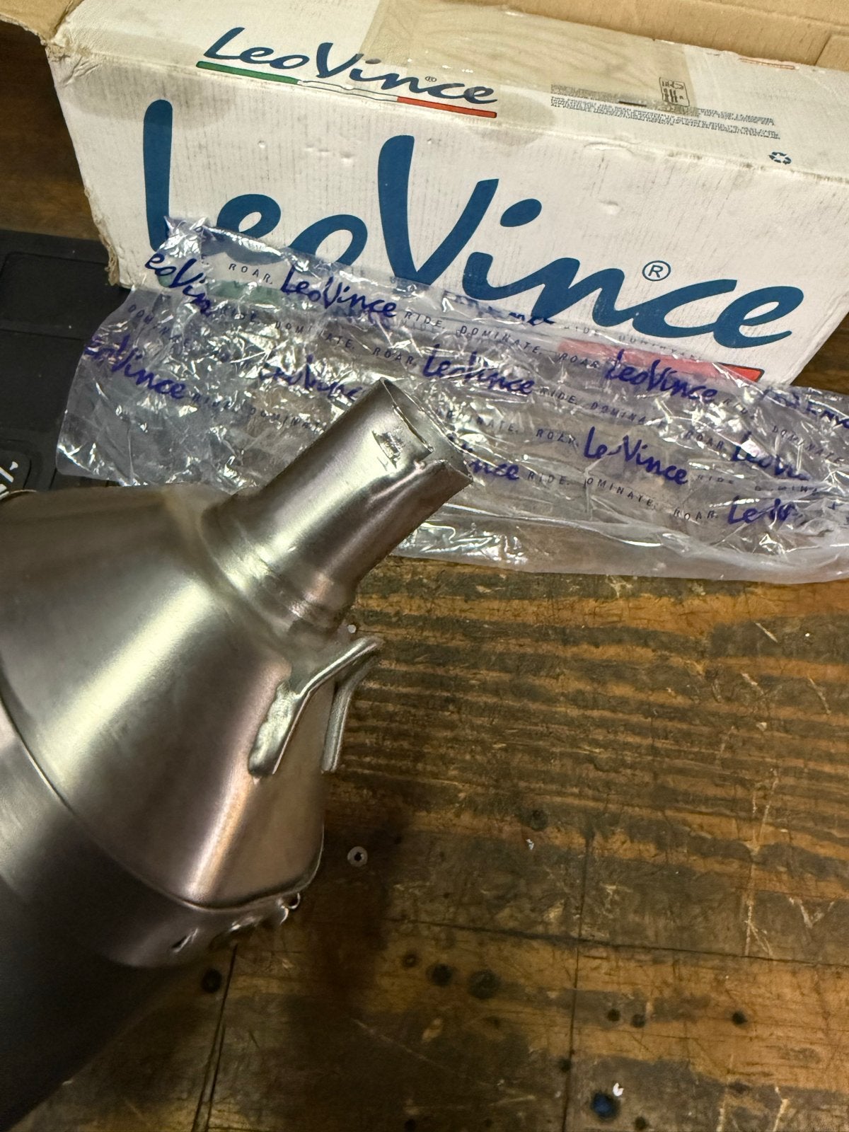 Derbi Leovince X-Fight demper - Nieuw met kleine schade, Fietsen en Brommers, Derbi, Derbi, Nieuw, Uitlaat