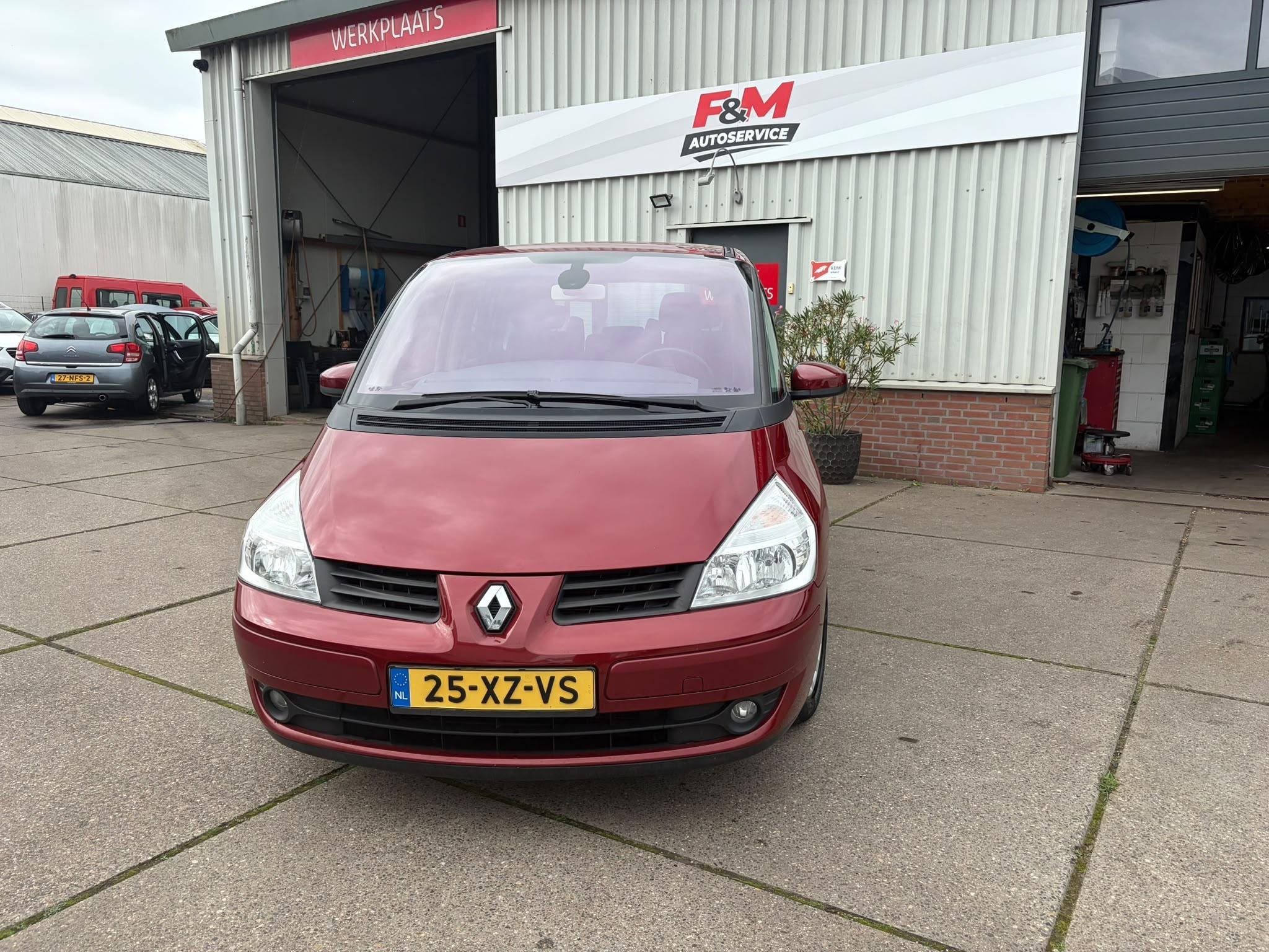 Renault Espace 2.0T Expression Automaat, Distributieriem ver, Auto's, 1998 cc, Stof, Gebruikt, 4 cilinders