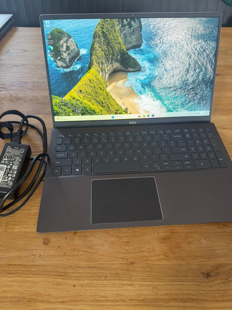 Dell Vostro 5502 laptop In Perfecte staat! I5 11 Gen 256 SSD, Ophalen of Verzenden, Zo goed als nieuw