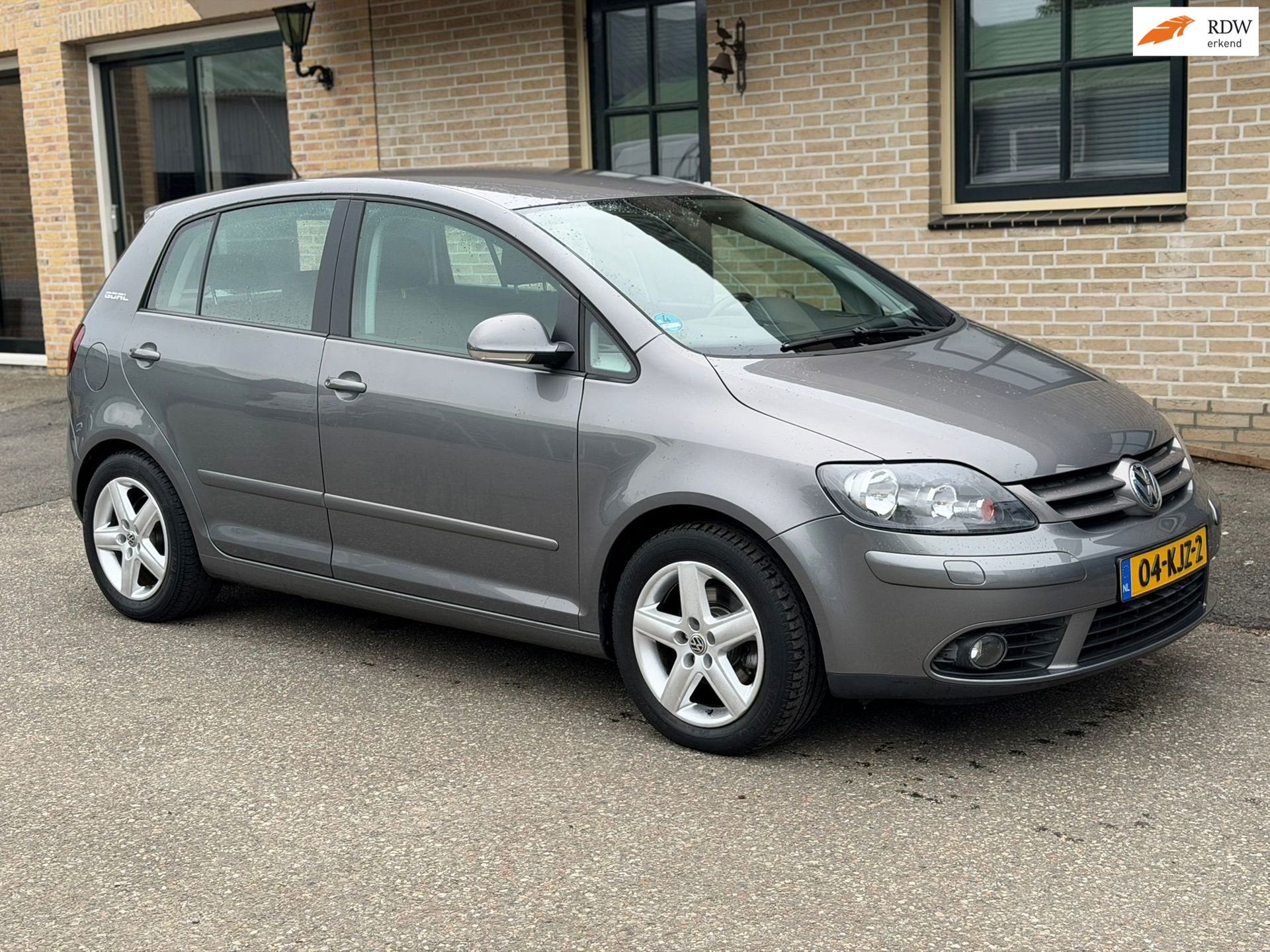 Volkswagen Golf Plus 1.6 Goal| AUTOMAAT | NWE APK |, Stof, Zwart, 4 cilinders, Automatische klimaatregeling