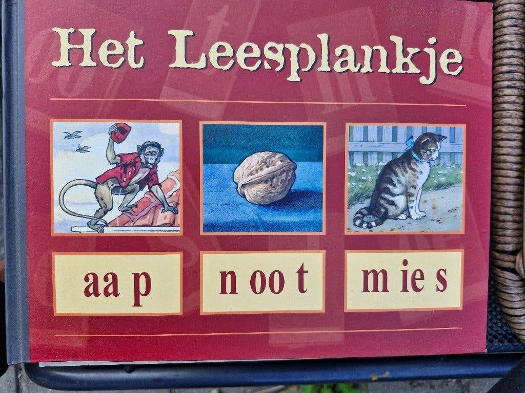 Het leesplankje, Ophalen of Verzenden, Zo goed als nieuw, Fictie algemeen