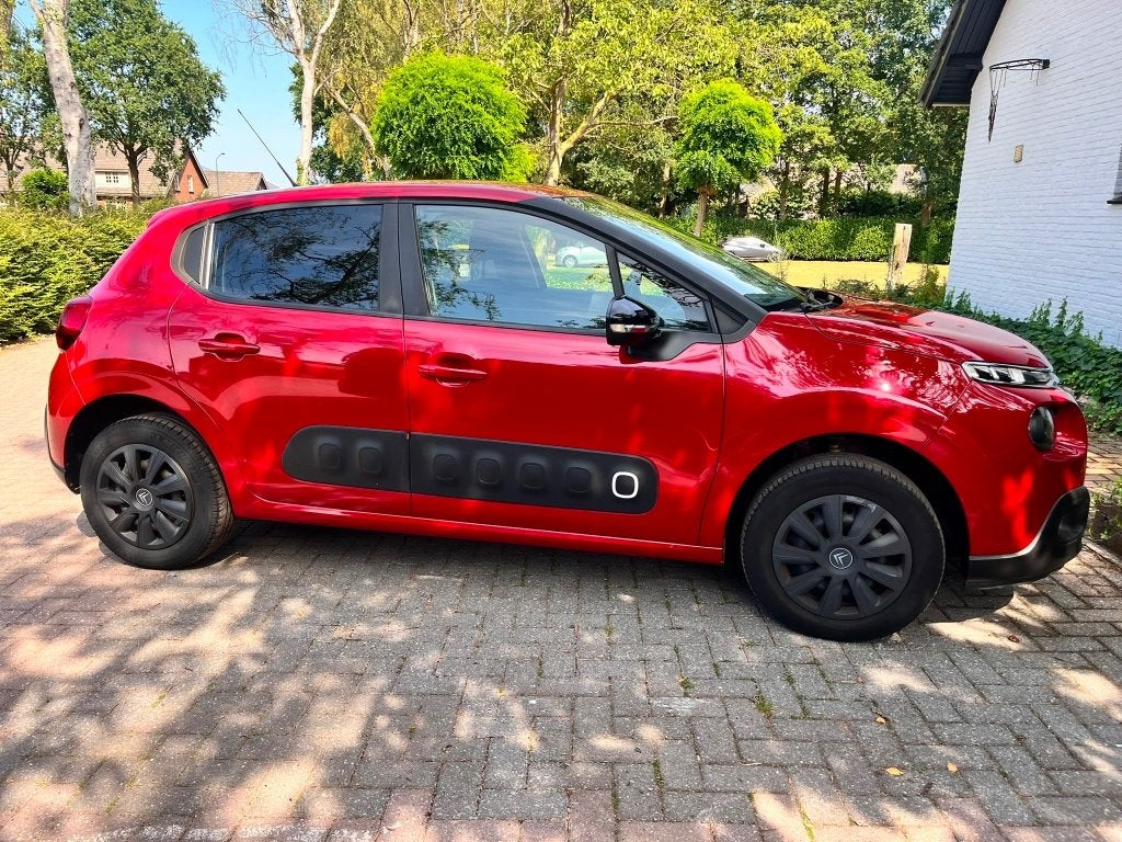 Citroën C3 1.2 Puretech 82pk 2017 Rood 58.000 km, Voorwielaandrijving, 40 €/maand, Zwart, 1199 cc