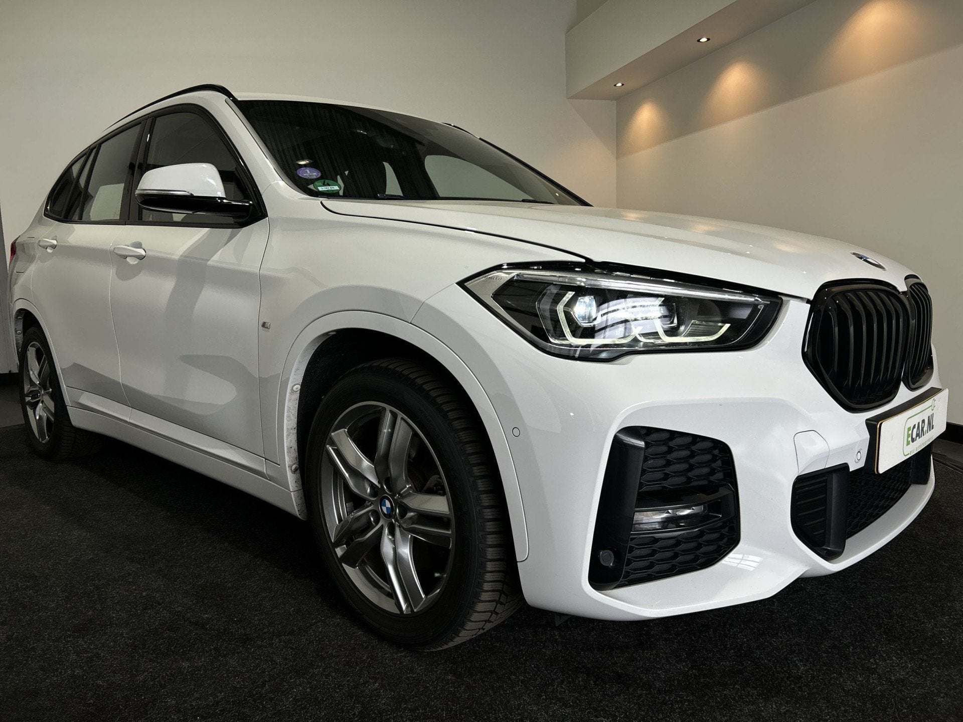 BMW X1 xDrive25e eDrive Edition M-Sport Panodak | leder | ca, Auto's, BMW, 8 kWh, Gebruikt, Automatische klimaatregeling, Bedrijf