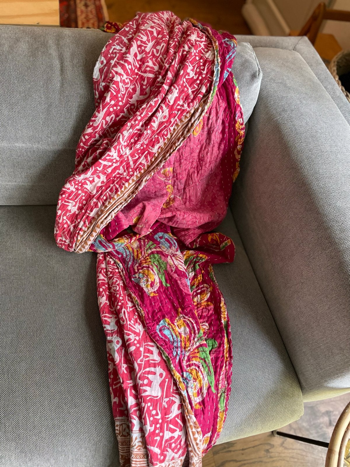 Vintage Kantha Deken van ge-upcyclede katoenen sari's, Gebruikt, 100 tot 150 cm, Boho, 200 cm of meer