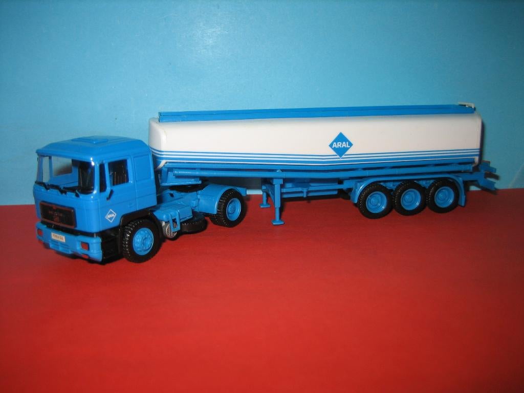 Aral  MAN  tankwagen  Herpa, Hobby en Vrije tijd, Modelauto's | 1:87, Ophalen of Verzenden, Zo goed als nieuw, Bus of Vrachtwagen