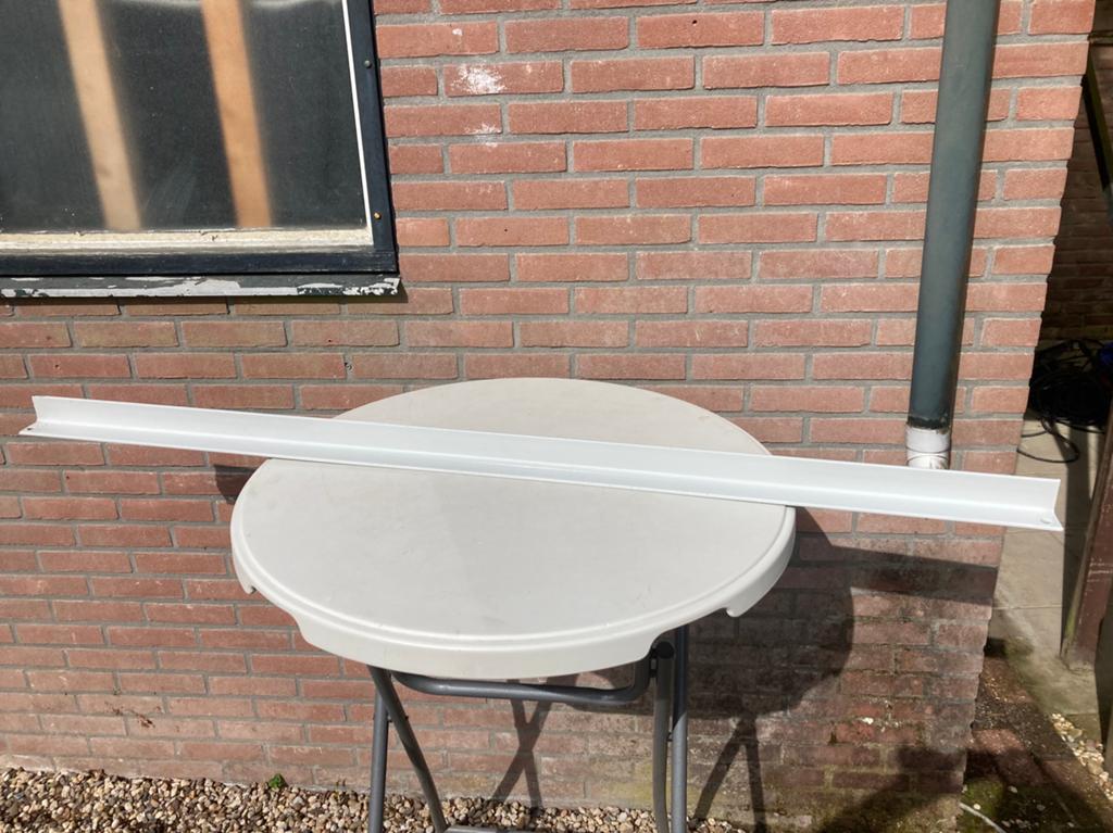 Stalen hoeklijn 50x50x6 lang 1550mm wit gepoedercoat Nieuw, Minder dan 25 mm, Nieuw, Ophalen of Verzenden, Plank
