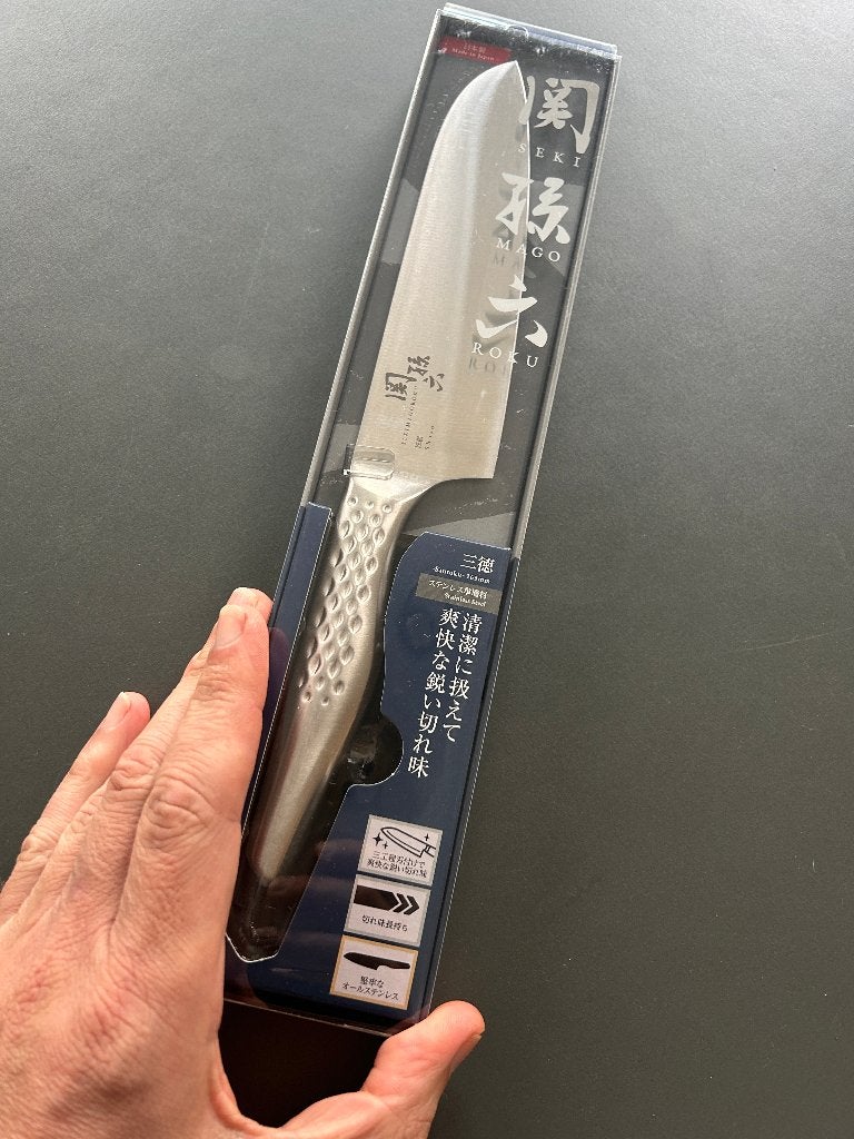Japans KAI Santoku keukenmes 165mm | Seki Magoroku, Huis en Inrichting, Ophalen, Nieuw, Rvs of Chroom, Overige merken