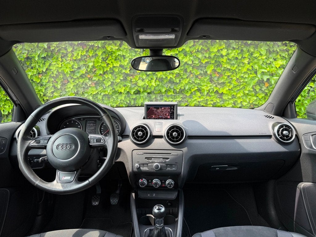 Audi A1 1.2 TFSI Pro Line S | Nap | Cruise | Navi | Leder, Auto's, Audi, Voorwielaandrijving, Euro 5, 86 pk, Zwart