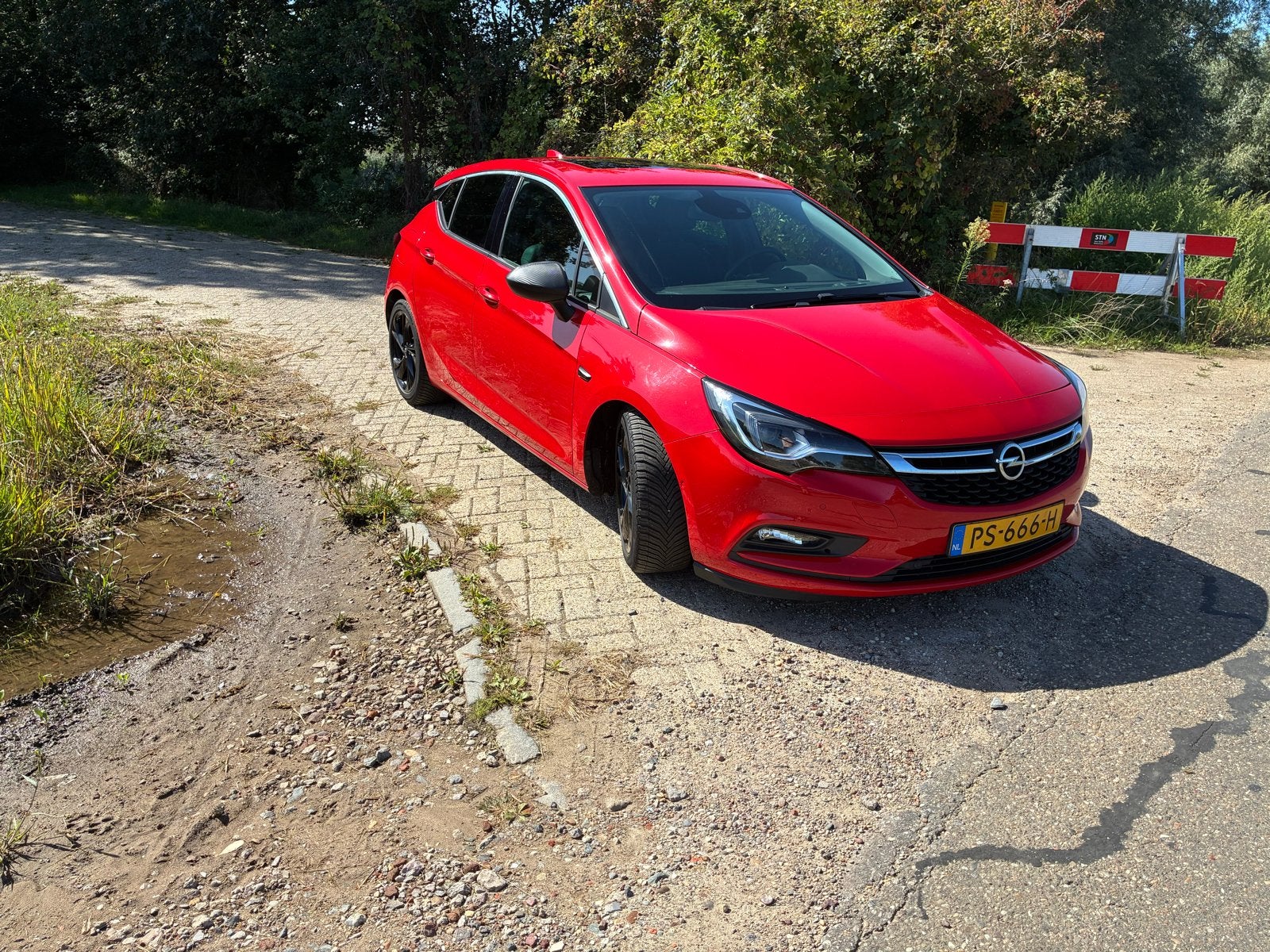 Opel Astra 1.4 Turbo  5D 2017 Rood, Auto's, 4 cilinders, 620 kg, Origineel Nederlands, Handgeschakeld