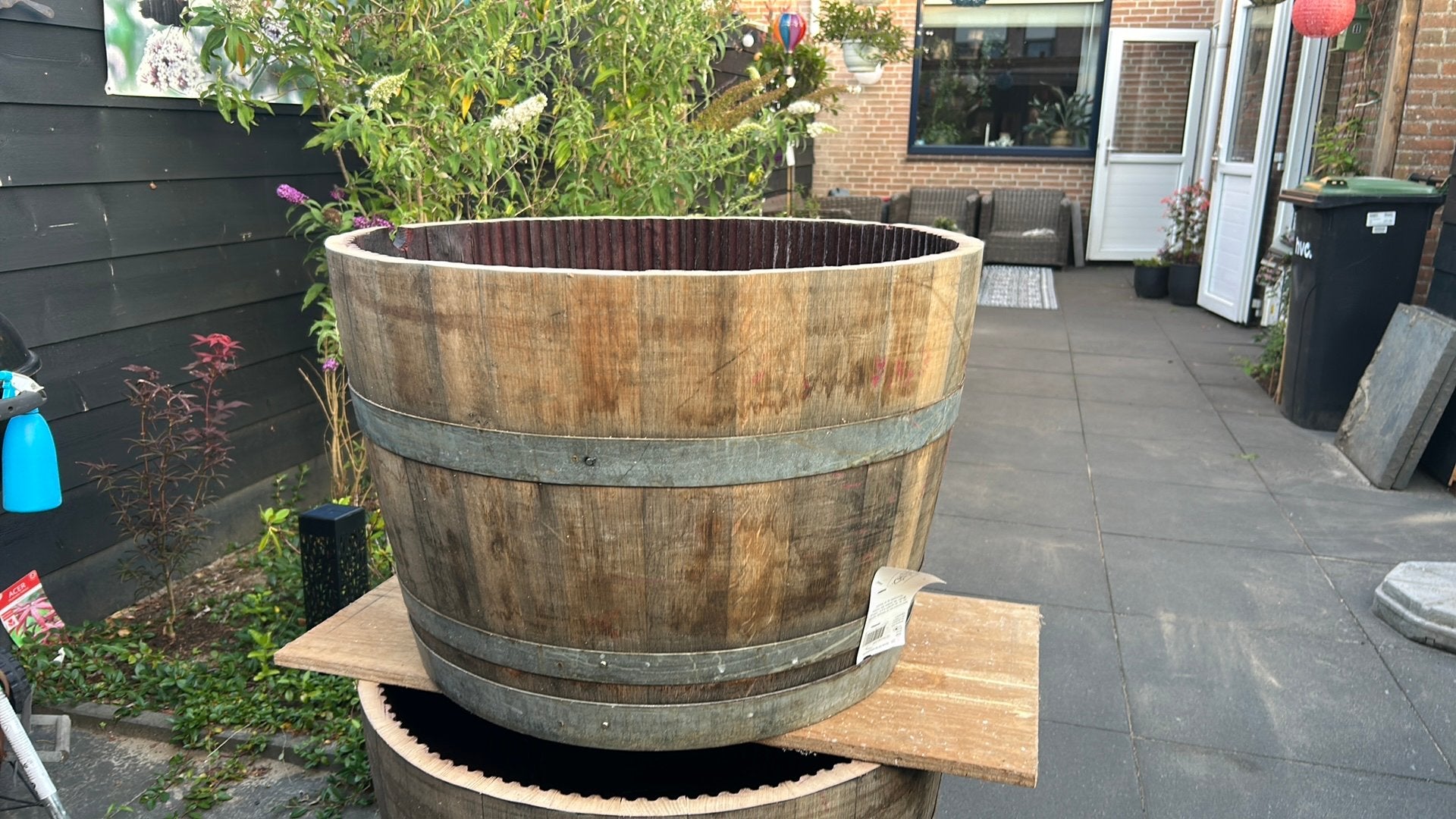 Half wijnvat ongeveer 110 L, Ophalen, Rond, Zo goed als nieuw, Balkon