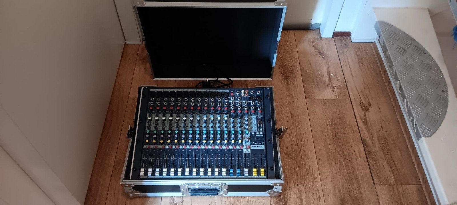 Soundcraft EFX12 mengtafel+ flightcase + verstelbaar statief, Ophalen, Zo goed als nieuw, 20 kanalen of meer